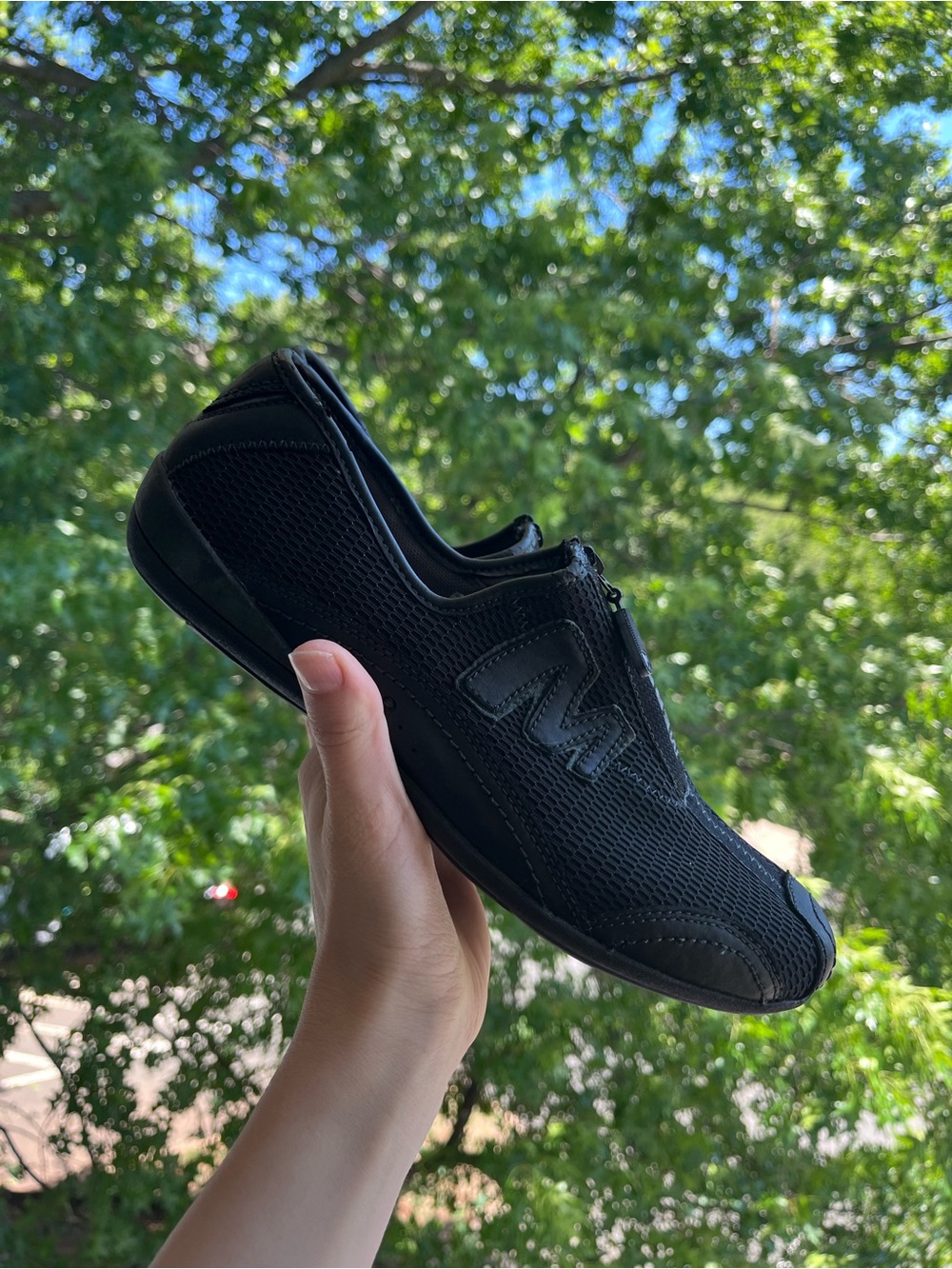 Merrell Barrado Black Leather Slip On Shoe Women’s Size 7.5 Walking Hiking Light